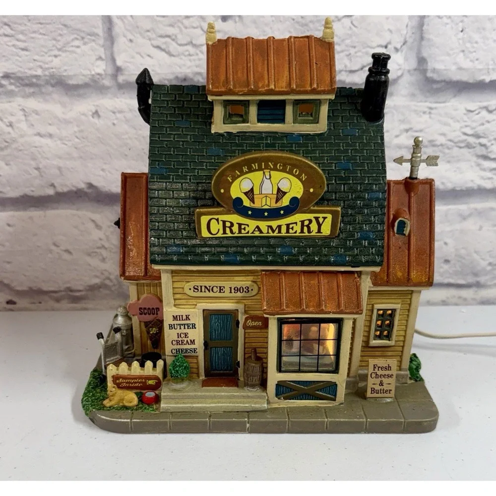Lemax Village Farmington Creamery Ice Cream Porcelain Lighted Building Lights Up